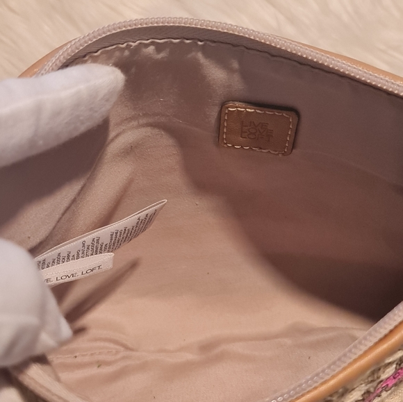 LOFT Wristlet Pink Pom Pom Paisley Pattern - Picture 3 of 8